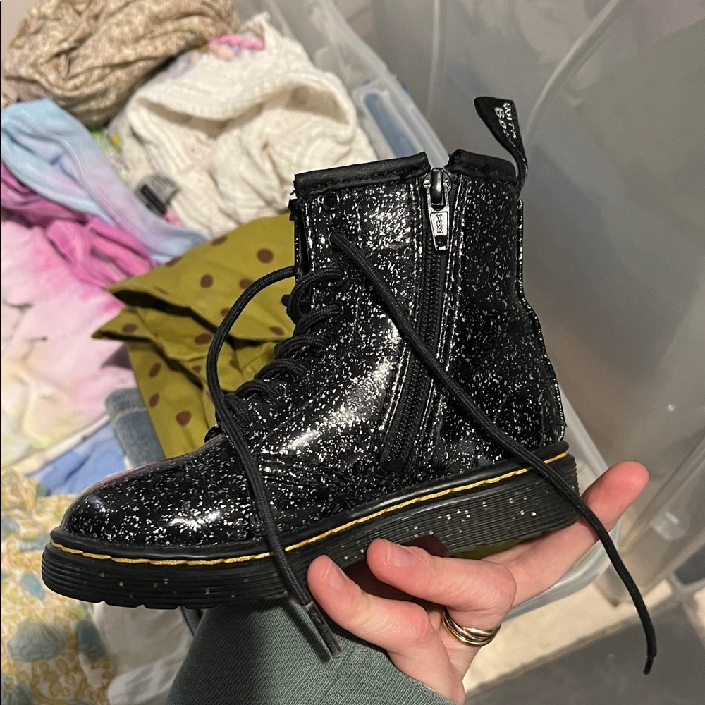 Dr. Martins toddler sparkling boots - Picture 3 of 6